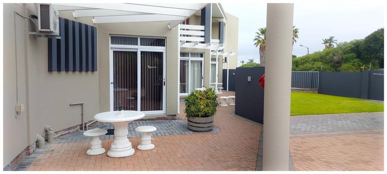 Beachwood Inn Melkbosstrand Cape Town Ngoại thất bức ảnh